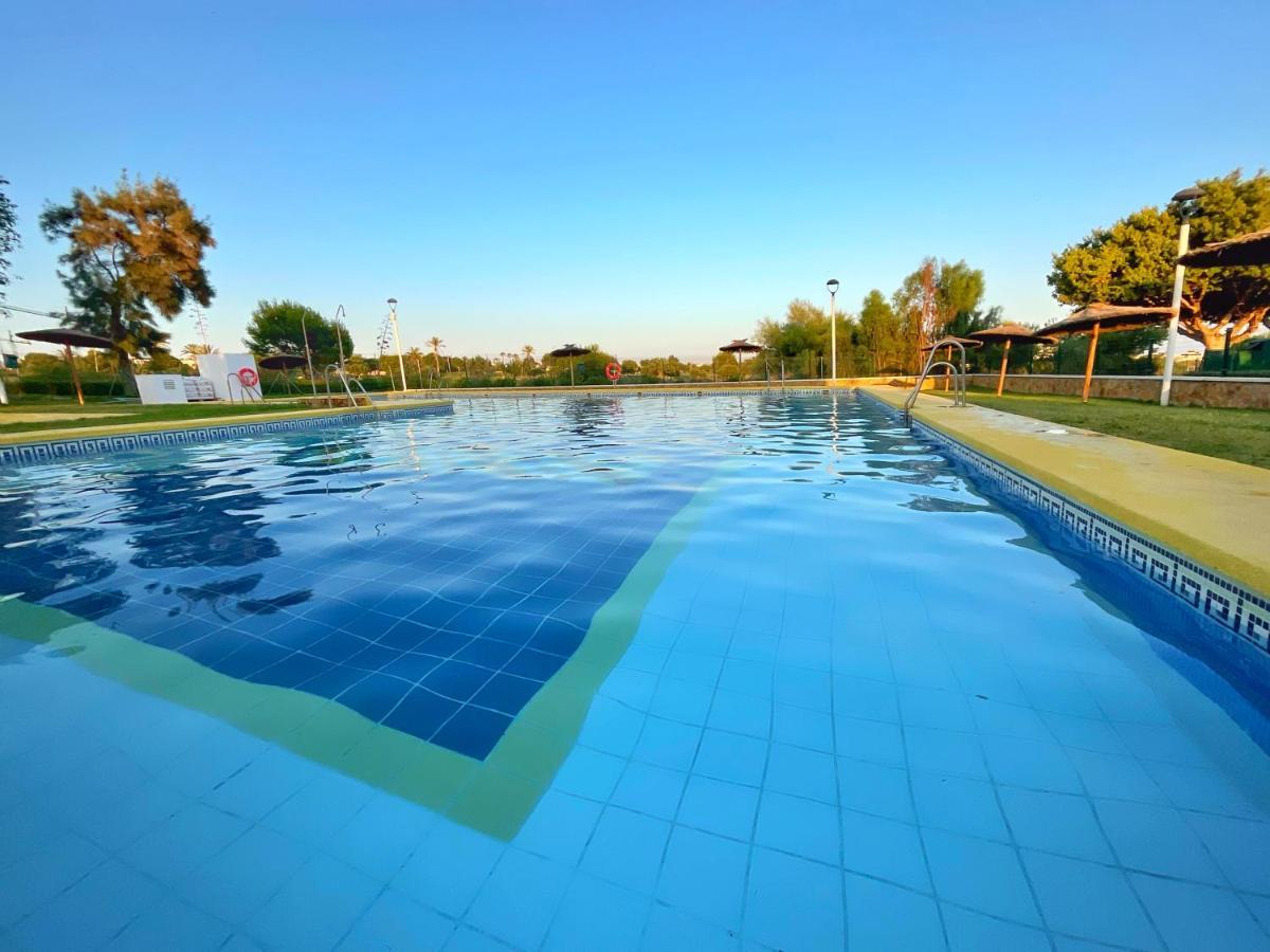 Ks Toyo Golf - Kaleria Suites Ретамар Экстерьер фото